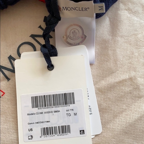 NEW Auth.MONCLER Hat/beanie w/GLOVES/mittens ITALY - Picture 13 of 16